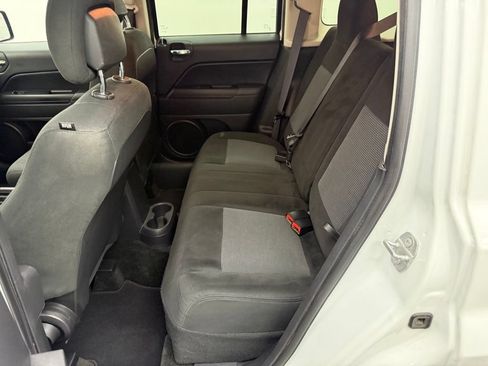 Used 2017 Jeep Patriot Latitude w/ Sun/Sound Group AWD/4WD image 37