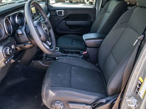 Used 2023 Jeep Wrangler Unlimited AWD/4WD image 18