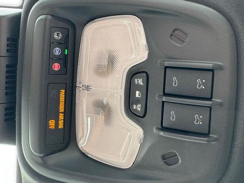 Used 2025 GMC Canyon AT4 w/ Technology Plus Package AWD/4WD image 29