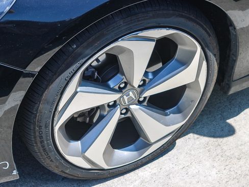 Used 2018 Honda Accord Touring image 8