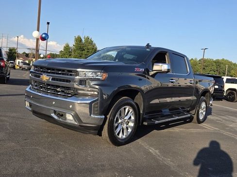 Used 2020 Chevrolet Silverado 1500 LTZ w/ LTZ Plus Package AWD/4WD image 3