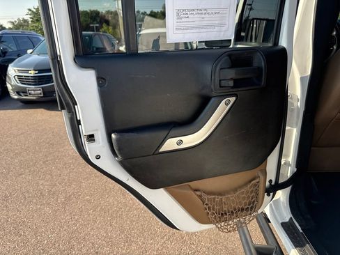 Used 2013 Jeep Wrangler Unlimited Sahara w/ Connectivity Group AWD/4WD image 20