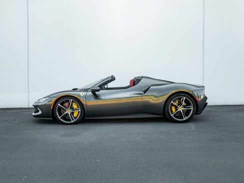 Used 2023 Ferrari 296 GTS RWD image 2