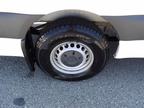 Used 2025 Mercedes-Benz Sprinter 2500 image 54
