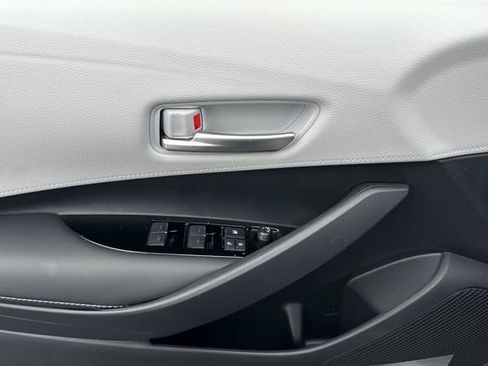 Used 2026 Toyota Corolla SE image 9