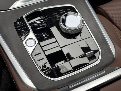 Used 2026 BMW X5 xDrive50e w/ Executive Package image 13