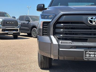 New 2026 Toyota Tundra SR5 w/ SR5 Convenience Package