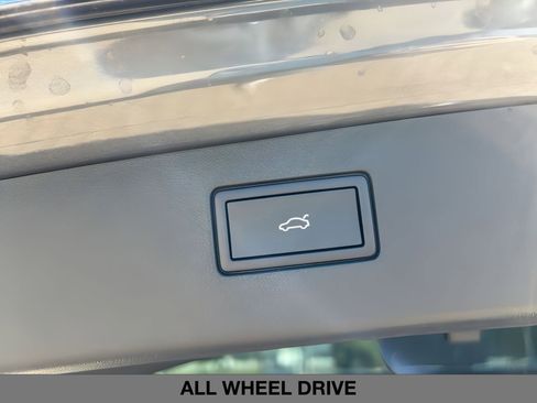 New 2025 Volkswagen Tiguan SE R-Line image 15