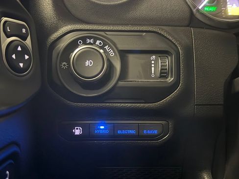 Used 2023 Jeep Wrangler Unlimited Rubicon 4xe w/ Cold Weather Group AWD/4WD image 14