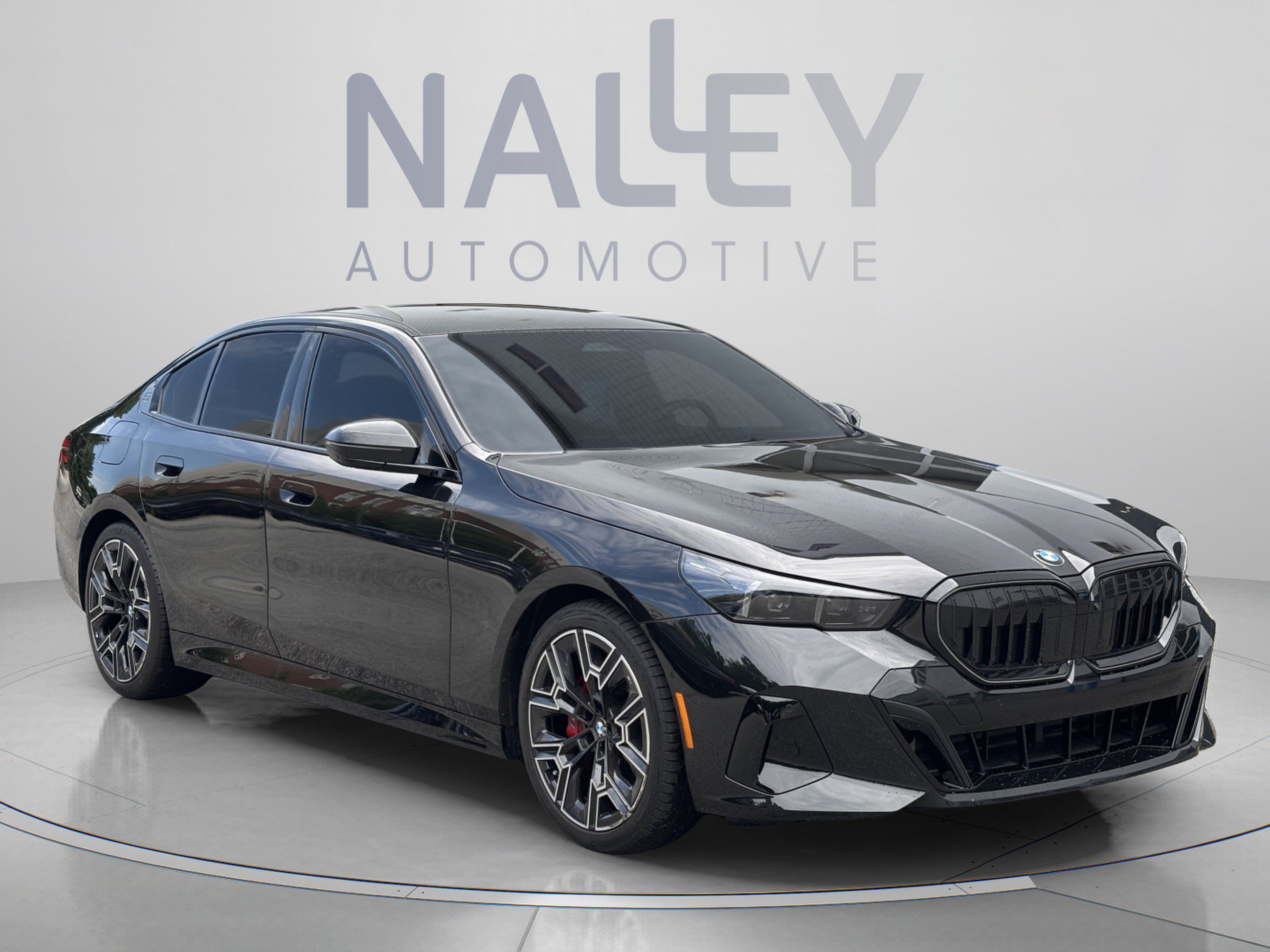 Used 2024 BMW 530i w/ M Sport Package RWD image 5