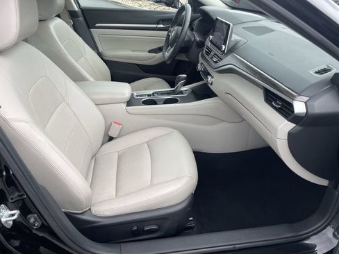Used 2019 Nissan Altima 2.5 Platinum FWD image 33
