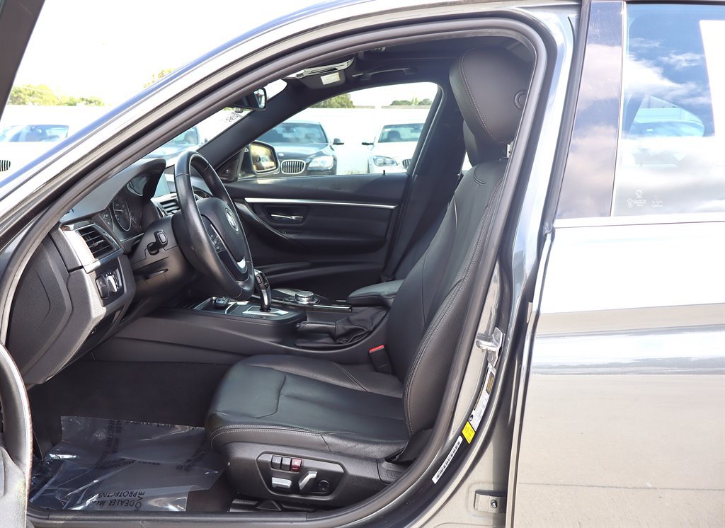 Used 2016 BMW 340i Sedan RWD image 17