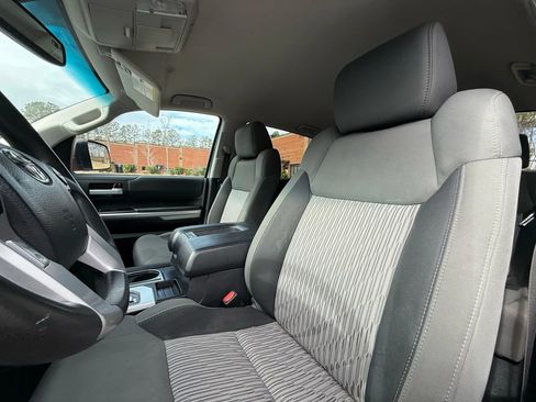 Used 2017 Toyota Tundra SR5 image 10