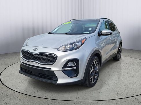 Used 2022 Kia Sportage EX w/ EX Technology Package image 9