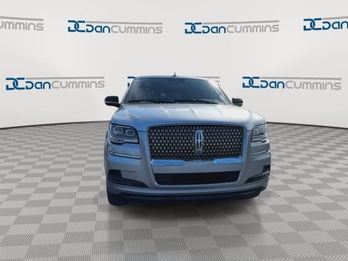 Used 2023 Lincoln Navigator Reserve AWD/4WD image 3