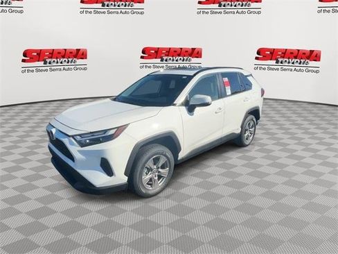 Used 2025 Toyota RAV4 XLE w/ Convenience Package image 5