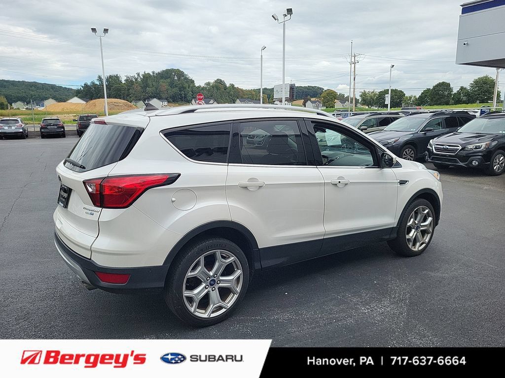 Used 2019 Ford Escape Titanium AWD/4WD image 4