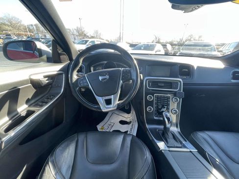 Used 2015 Volvo S60 T6 R-Design image 16