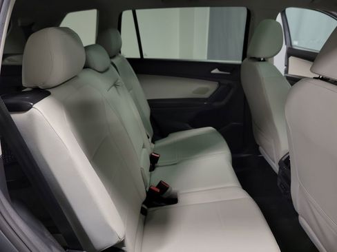 Used 2020 Volkswagen Tiguan SEL AWD/4WD image 24