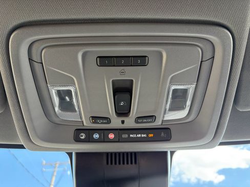 Used 2023 GMC Sierra 1500 Denali w/ Technology Package AWD/4WD image 23