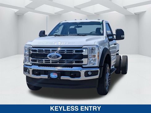 New 2025 Ford F450 XL w/ XL Chrome Package image 8