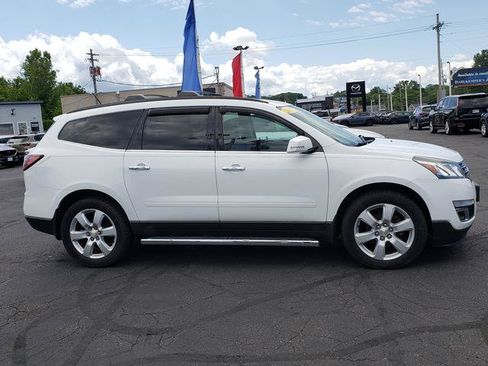 Used 2017 Chevrolet Traverse LT w/ Style and Technology Package AWD/4WD image 8