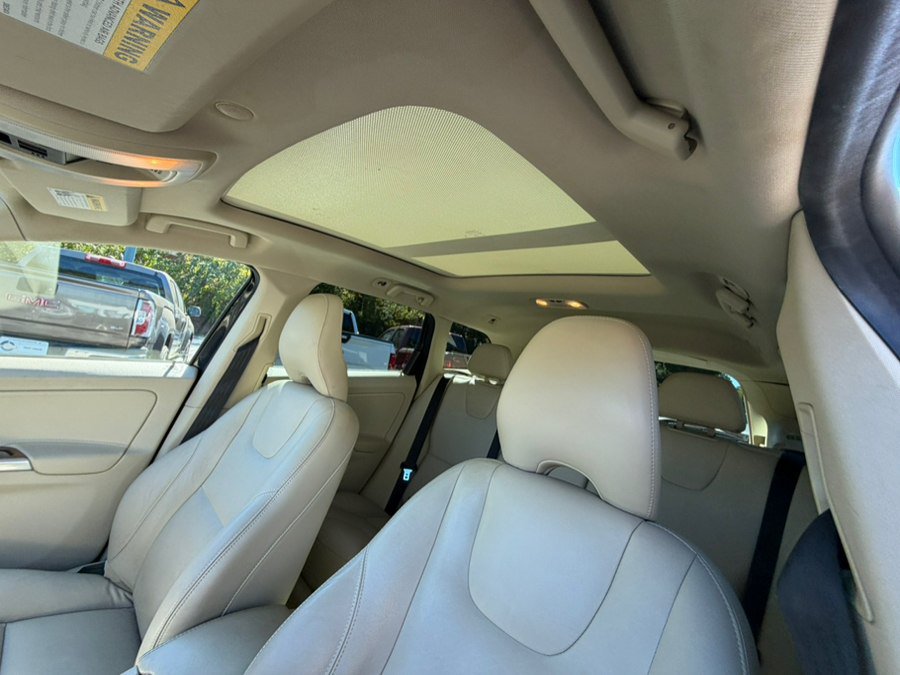 Used 2015 Volvo XC60 T6 AWD/4WD image 10