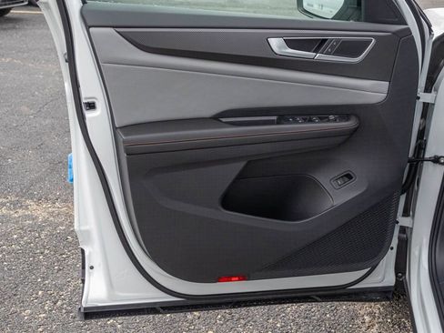 New 2026 Volkswagen Atlas Peak Edition image 32