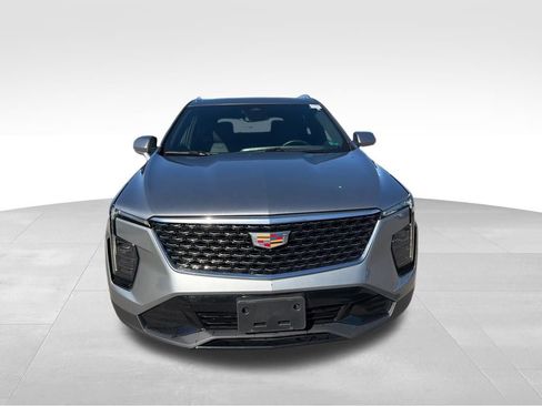 Used 2025 Cadillac XT4 Premium Luxury image 9