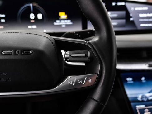 Used 2024 Lucid Air Touring AWD/4WD image 21