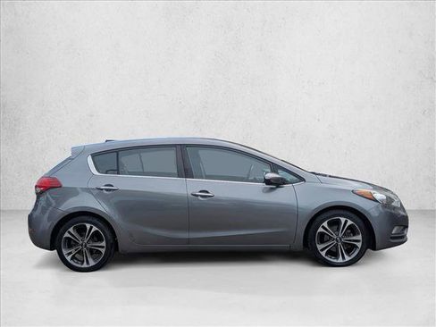 Used 2016 Kia Forte EX image 4