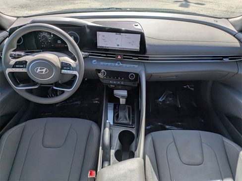 Used 2024 Hyundai Elantra SEL image 16