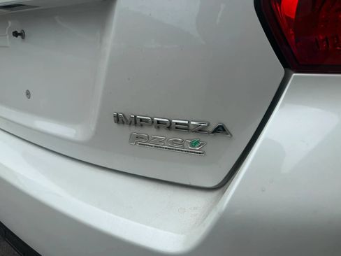 Used 2015 Subaru Impreza 2.0i Premium AWD/4WD image 12