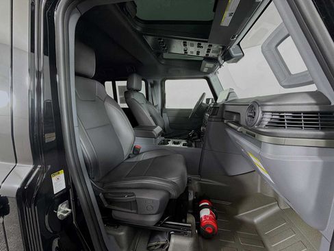 Used 2025 INEOS Grenadier AWD/4WD image 25