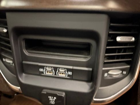Used 2022 RAM 2500 Laramie AWD/4WD image 22