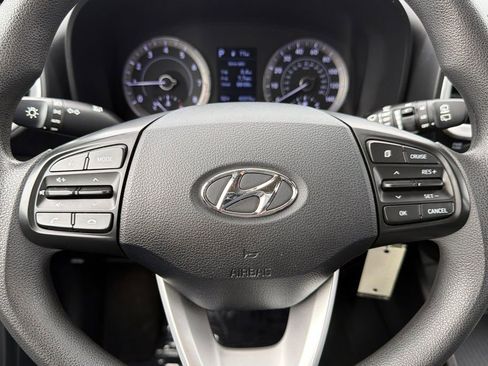 Used 2020 Hyundai Venue SE image 20