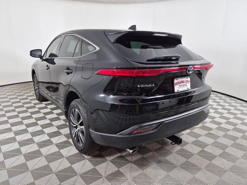 Used 2021 Toyota Venza LE AWD/4WD image 5