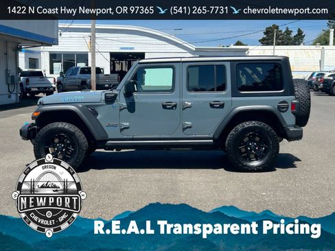 Used 2024 Jeep Wrangler Unlimited AWD/4WD image 8