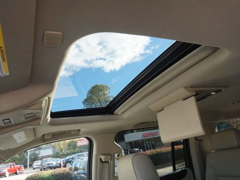 Used 2019 GMC Yukon XL Denali w/ Denali Ultimate Package image 51