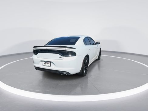 Used 2018 Dodge Charger R/T w/ Blacktop Package image 8