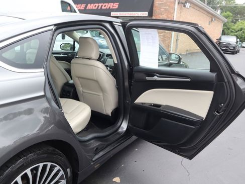 Used 2018 Ford Fusion Titanium AWD/4WD image 13