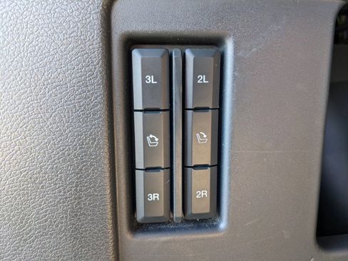 Used 2024 Ford Expedition XLT image 44