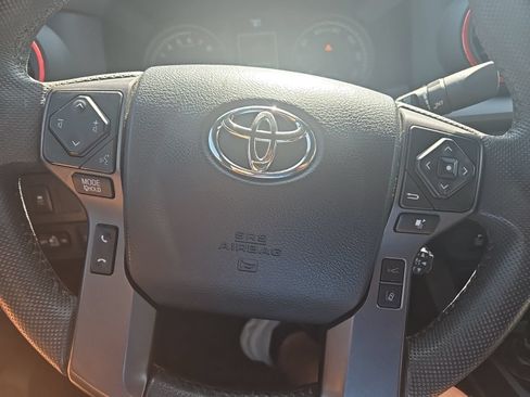 Used 2022 Toyota Tacoma TRD Off-Road w/ Technology Package RWD image 18