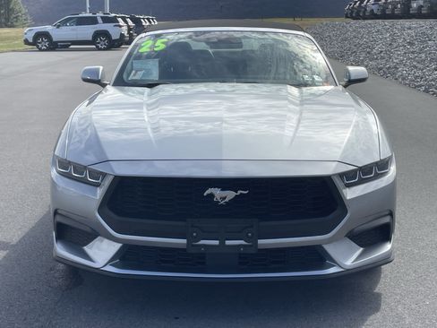 Used 2025 Ford Mustang Premium RWD image 9