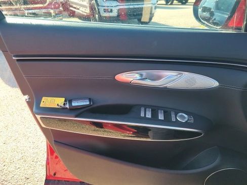 Used 2025 Genesis GV70 2.5T image 14