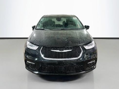 New 2026 Chrysler Pacifica Limited AWD/4WD image 4