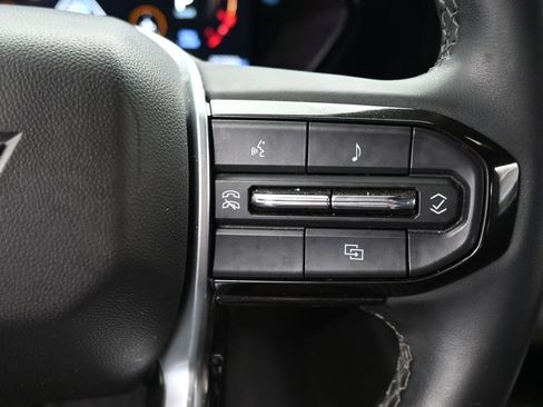 Used 2024 Chevrolet Colorado LT w/ LT Convenience Package image 26