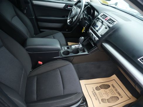 Used 2017 Subaru Outback 2.5i Premium image 27