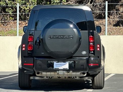 Certified 2023 Land Rover Defender 130 X-Dynamic SE image 4