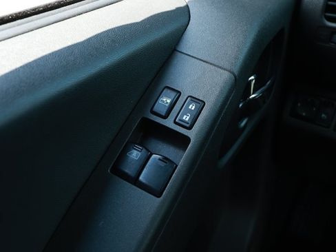 Used 2019 Nissan Frontier Desert Runner RWD image 18